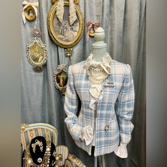 NWT Elie Tahari Blue Tweed Blazer size M with Jewelry